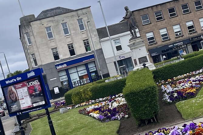 Escape Burns' Hame Toun: Outdoor Puzzle Game in Ayr - The stop at 21 New Bridge Street