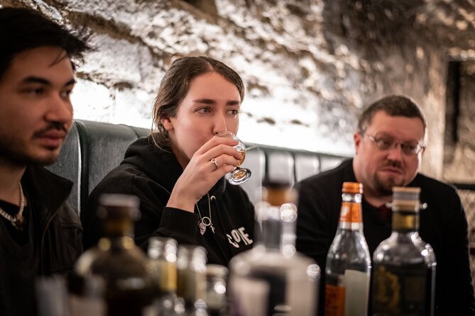 Evolution of Gin and Underground Gin Tasting in Edinburgh | 1hr - Meeting at Parliament Square and going below Edinburgh