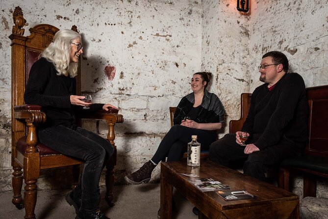 Evolution of Gin and Underground Gin Tasting in Edinburgh | 1hr - Guides who make the history work