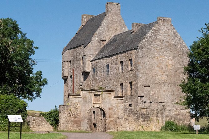 Five Outlander locations , Outlander film locations tour - Blackness Castle, the stand-in for Fort William