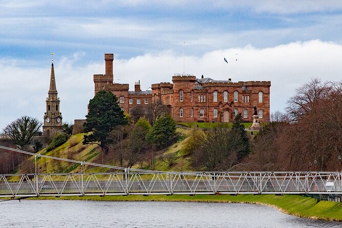 Full-Day Private Tour to Urquhart Castle Loch Ness and Inverness - Clava Cairns and the Outlander connection