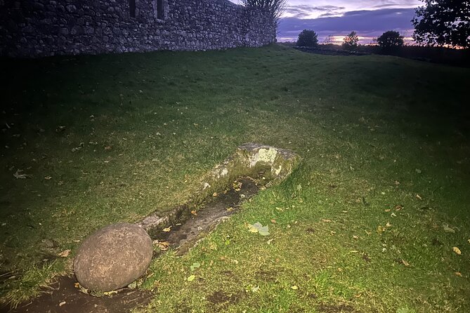Ghost, Ghouls and Graveyards Private Highland Tour - Greyfriars Cemetery and the women in black
