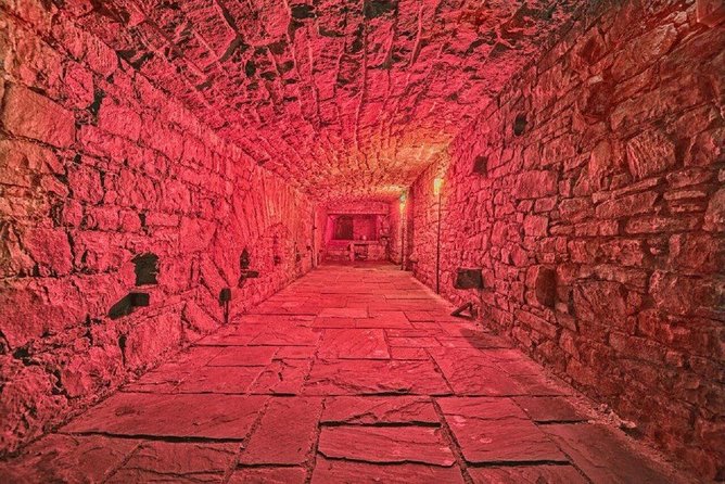Ghost Tour in Spanish - What to expect inside the underground vaults