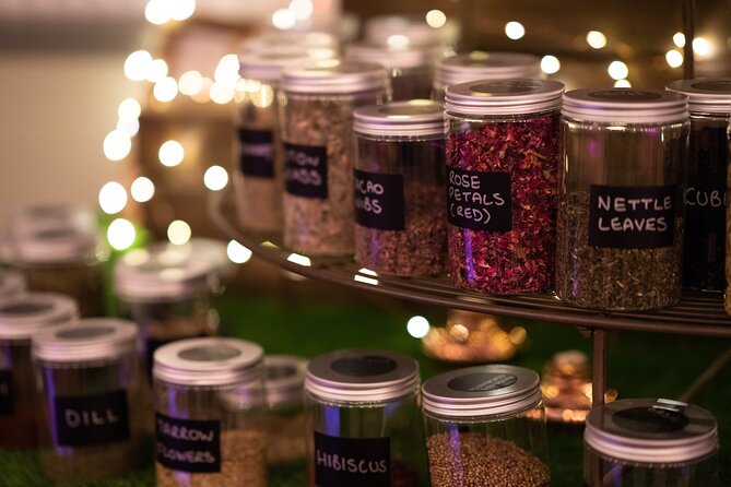 Gin Tasting Masterclass in Aberdeen - Tasting juniper and the single distillates