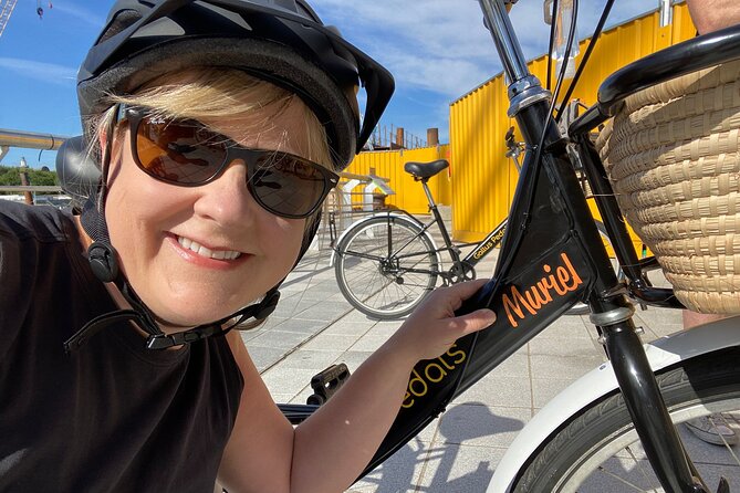 Glasgow Private Bike Tour: Highlights & Hidden Gems - Riverside Museum in a short private visit