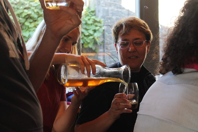 Glasgow: Pubs & History Walking Tour with Beer Tasting - George Square and the short walk into Merchant City