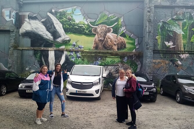 Glasgow Street Art Daily Walking Tour: 2pm - The black taxi becomes a city symbol