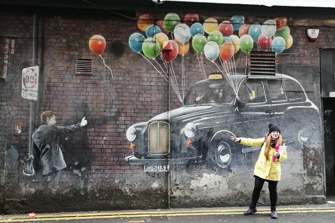 Glasgow Street Art Daily Walking Tour: 2pm - Bubbles shows collaboration at work