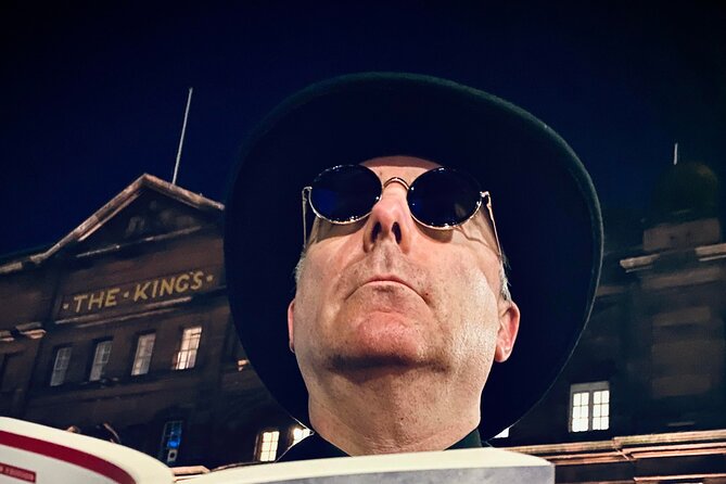Gothic Glasgow Walking Tour - What the performance style adds