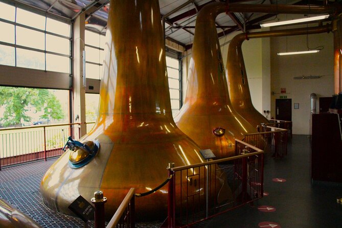 Guided Tour in Aberfeldy Distillery with Connoisseur Experience - Six 15ml whiskies make the tasting the main reward