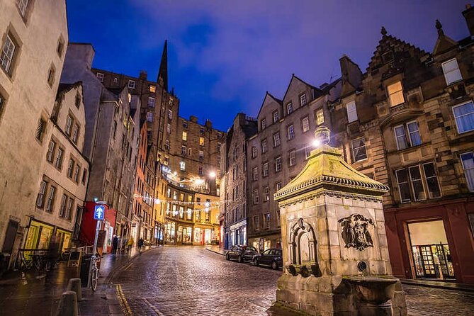 Harry Potter Tour & Edinburgh Castle Visit - University of Edinburgh and Hogwarts echoes