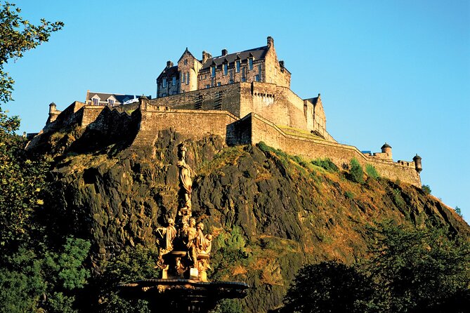 Harry Potter Tour & Edinburgh Castle Visit - Greyfriars and the names in the graveyard
