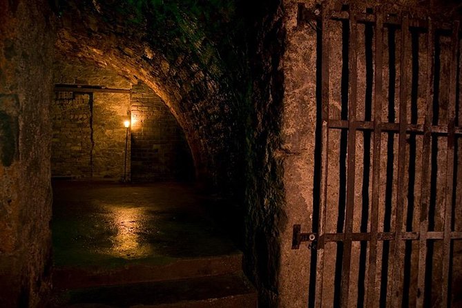 Haunted Vaults Walking Tour in Edinburgh - The torture exhibition and Edinburgh’s darker past