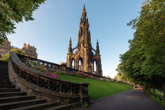 Historic Edinburgh and Rosslyn Chapel Full-Day Private Tour in a Premium Minivan - The Old Town, closes, and Victoria Street