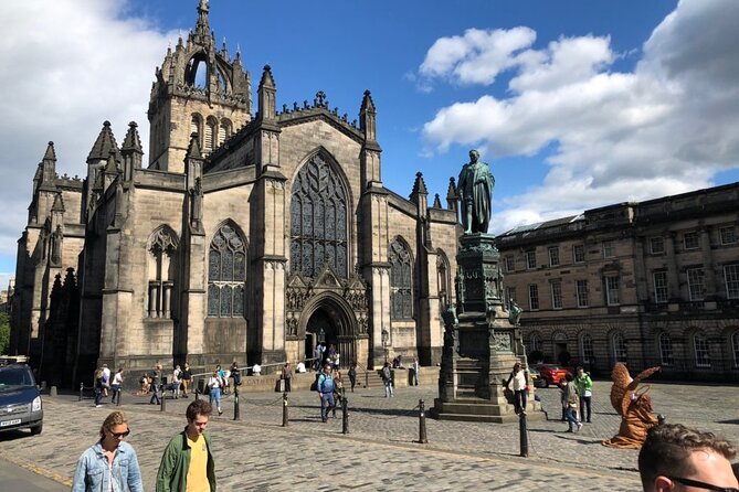 Historic Edinburgh and Rosslyn Chapel Full-Day Private Tour in a Premium Minivan - The Royal Mile from Castle to Holyrood