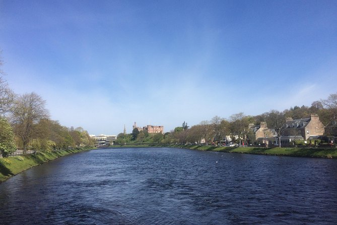 Inverness Bike Tour a 2 hours guided bike tour around the Waterways of Inverness - The wooded paths of Ness Islands