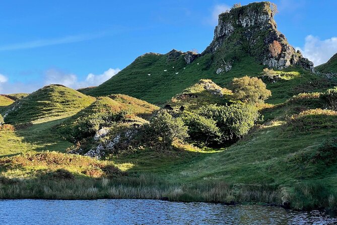 Isle Of Skye Tour Including Fairy Glen Quiraing and Kilt rock - Kilt Rock combines geology, fossils, and a sea view