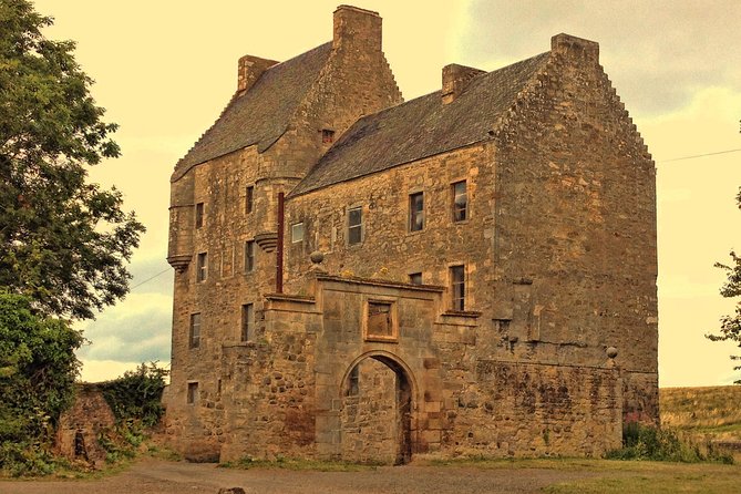 Jamie Fraser Outlander tour to Lallybroch tours Edinburgh - Jamie Fraser’s audio guide and live commentary