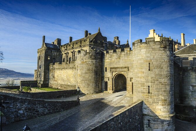 Loch Lomond National Park, Stirling Castle and the Kelpies Tour - Balloch and the choice of a Loch Lomond cruise