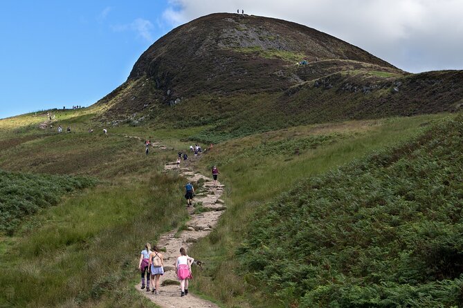 Loch Lomond Tour App, Hidden Gems Game and Big Britain Quiz (7 Day Pass) UK - The quiz and clue system keeps the group involved
