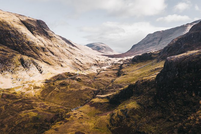 Loch Ness, Glen Coe & The Highlands Day Tour from Edinburgh - Leaving Edinburgh and passing Stirling Castle