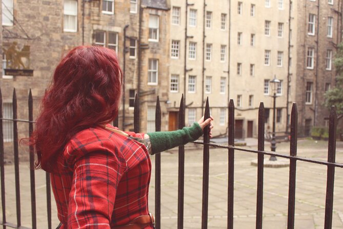 Magical Walking Tour in Edinburgh - Literary Makars Court and Edinburgh’s storytelling tradition