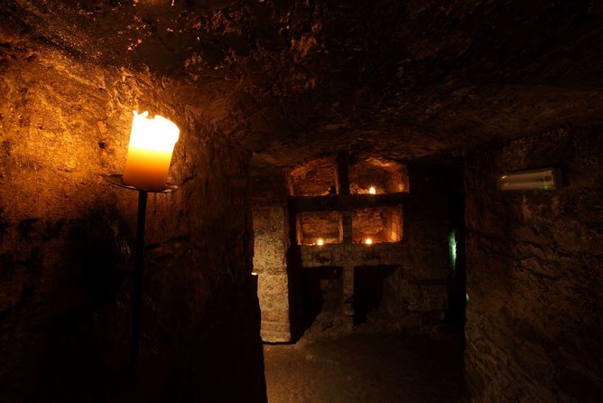 Multi-Sensory Haunted Underground Vaults Tour in Edinburgh - Walking the Old Town for 30 minutes