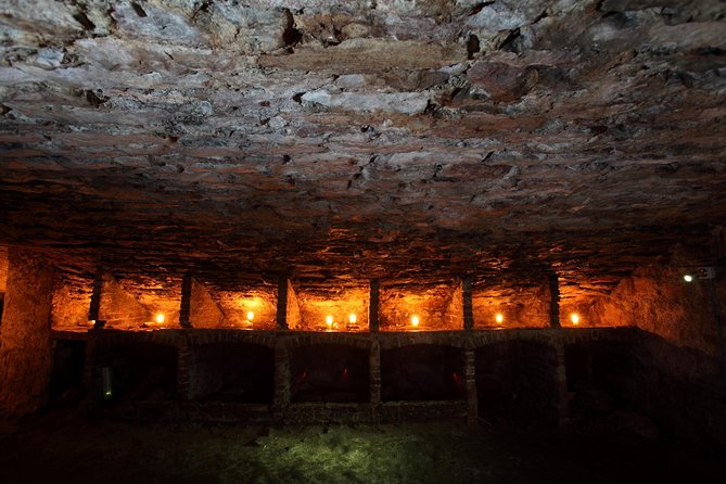 Multi-Sensory Night Walking Tour with Haunted Vaults in Edinburgh - Stop one: Mercat Cross and the old city’s darker stories