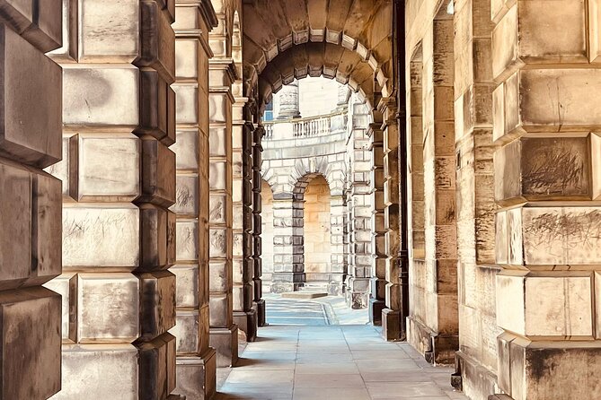 Old Town Walking Tour - Royal Canongate and Mary Queen of Scots