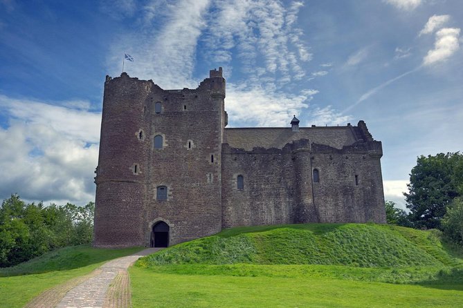 Outlander Day Tour - What the guide adds to the day