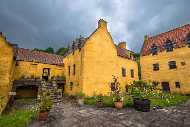 Outlander Film Locations Day Trip from Edinburgh - Blackness Castle and Fort William