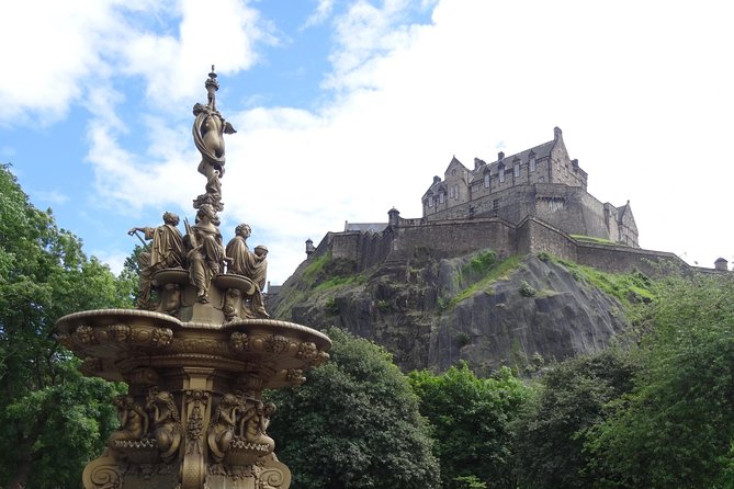 Private 4 Hour Tour of Edinburgh in a Spacious 6-seater Mercedes - The Royal Mile, St Giles, and Edinburgh’s storybook lanes