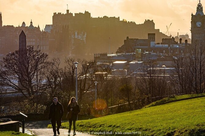 Private 4h Walking Tour in Edinburgh with Edinburgh Castle Tour - City Chambers shows Edinburgh’s civic face