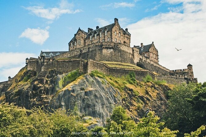 Private 4h Walking Tour in Edinburgh with Edinburgh Castle Tour - Victoria Street and the Harry Potter connection