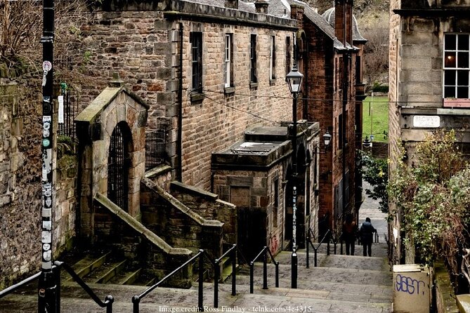 Private 4h Walking Tour in Edinburgh with Edinburgh Castle Tour - St Giles’ Cathedral adds a major interior stop