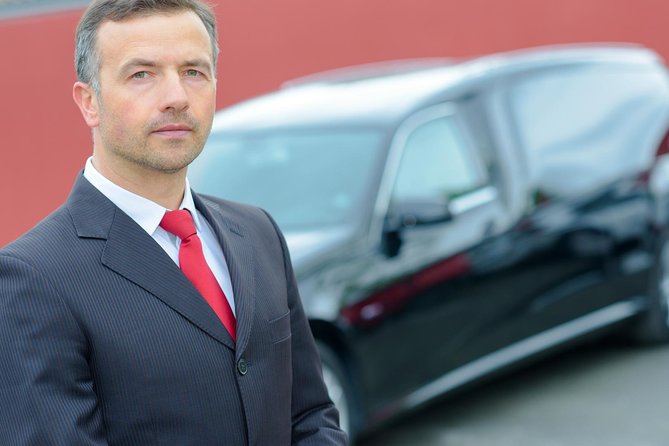 Private Airport transfer From or to Edinburgh airport (One way transfer) - A calmer arrival at Edinburgh Airport