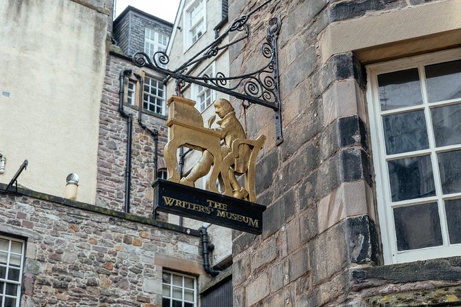 Private City Kickstart Tour: Edinburgh - The National Museum and other possible stops