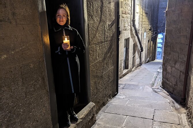Private Dark History Tour: Eerie Edinburgh - The Royal Mile as a former health hazard
