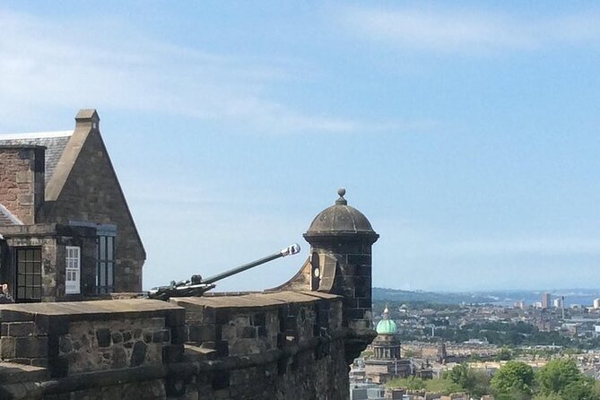 Private Edinburgh Castle Tour - Timing, walking, and weather