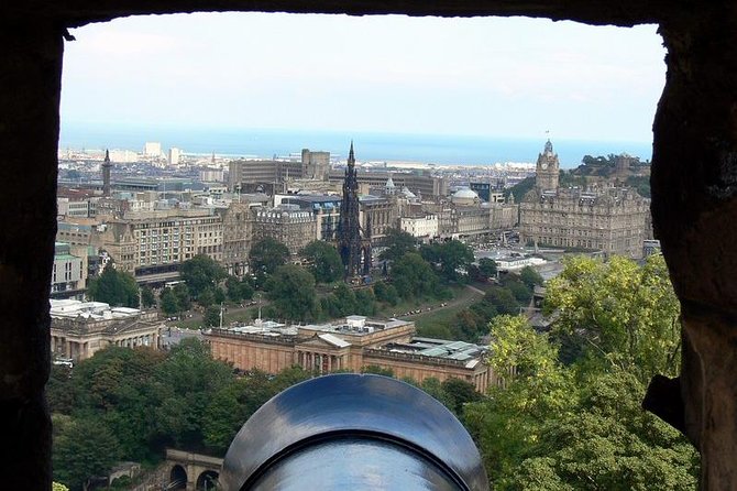 Private Edinburgh City Half-Day Tour - From Calton Hill to Arthur’s Seat