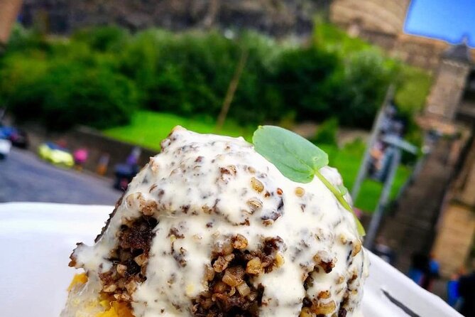 Private Edinburgh Street Food Walking Tour - Starting on the Royal Mile