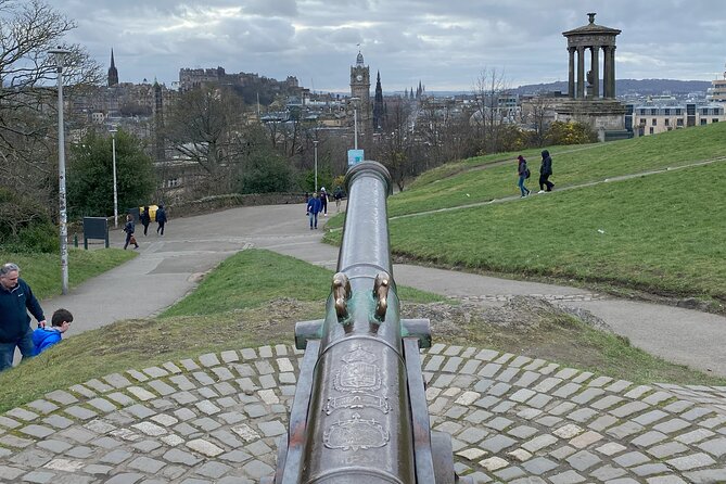 Private Executive Edinburgh Airport transfers to Edinburgh City - A calm landing at Edinburgh Airport