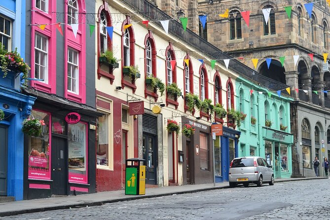 Private Full-Day Walking Tour in Edinburgh with Edinburgh Castle - New Town streets and Georgian order