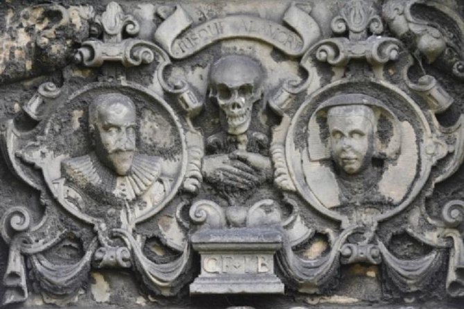 Private Greyfriars Kirkyard history tour - A private 90-minute walk with Robert Howie