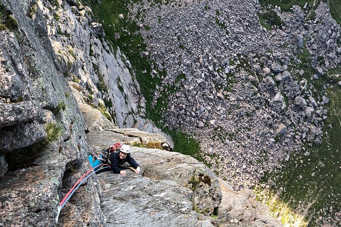 Private Guided Ridge Scrambling Experience in the Cairngorms - Who should book this experience?