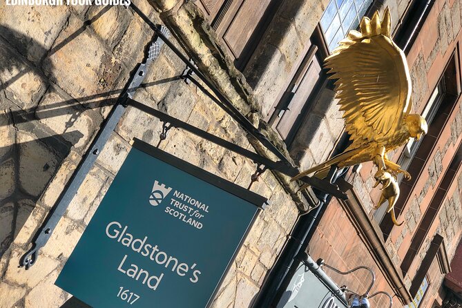 Private Old Town, Edinburgh Walking Tour - Bakehouse Close, filming locations, and small-scale Old Town details