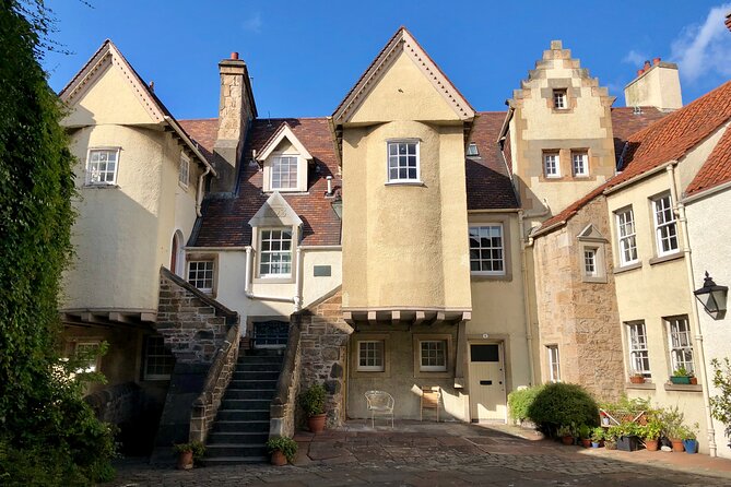 Private Old Town, Edinburgh Walking Tour - Castle views and Edinburgh’s high street