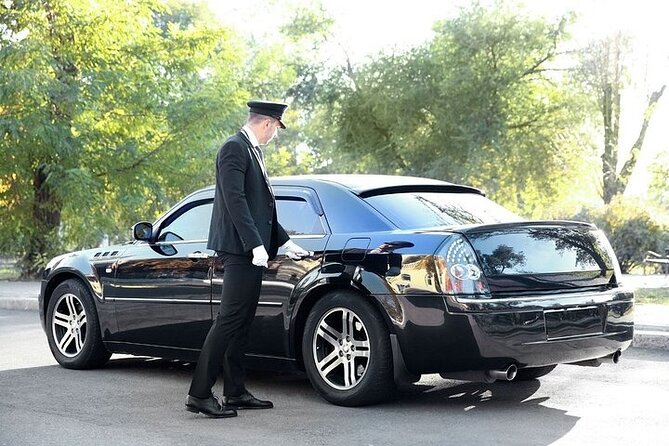 Private One way Transfer Edinburgh Airport to Edinburgh - A quiet start after a long flight