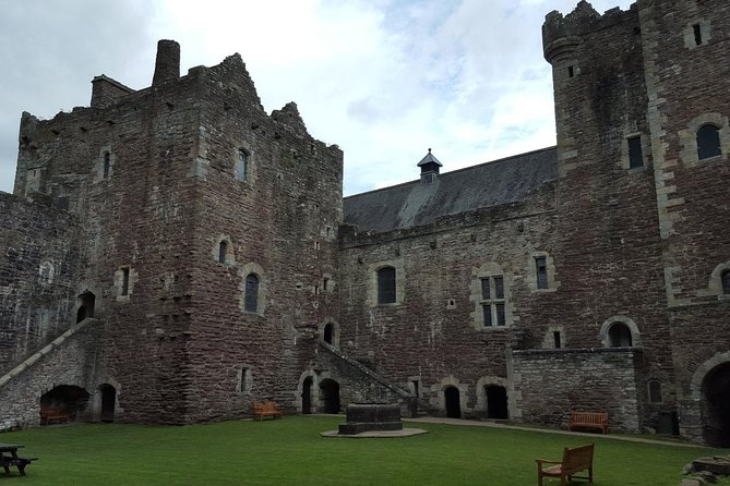 Private Outlander Day Tour from Edinburgh - Doune Castle: Castle Leoch and more screen history