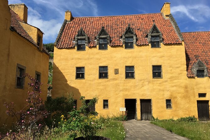 Private 'Outlander' Film Locations Day Trip from Edinburgh - Blackness Castle and the Fort William scenes